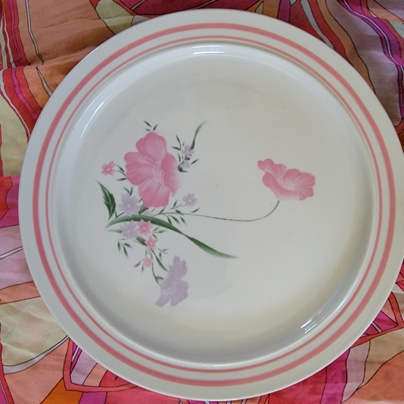 7 pc Vintage Strawberry Dish Setting Mismatched Setting - Picture 2 of 16